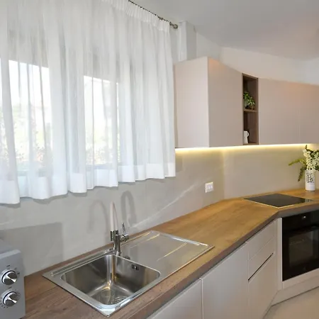 Calming Garden Апартаменти