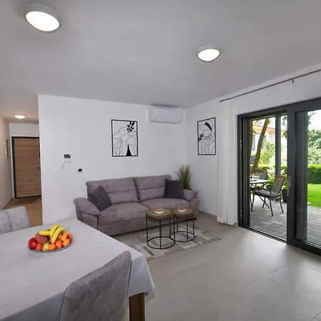 Calming Garden Апартаменти *