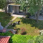 Calming Garden Appartement