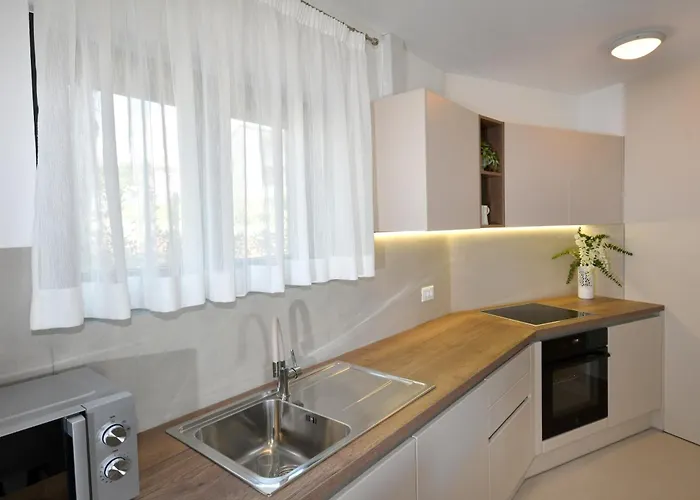 Calming Garden Apartman