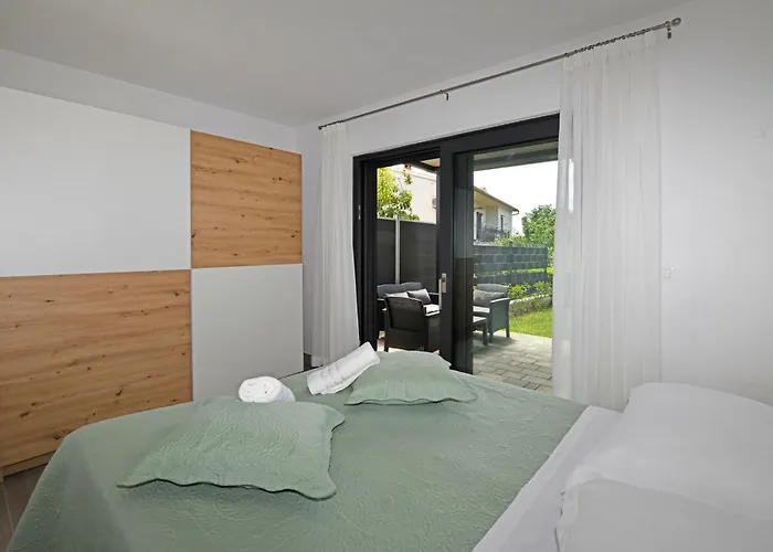 Calming Garden Apartman Poreč