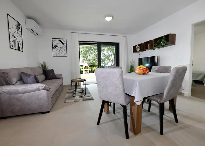 Calming Garden Apartman