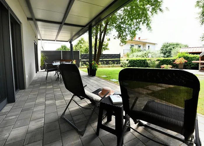 Calming Garden Apartman *